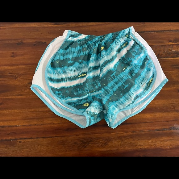 Nike multi color dri-fit size medium 3” running shorts - Picture 4 of 4